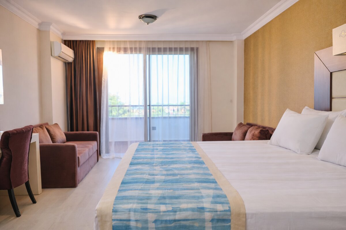 Ana Bina Deniz Manzaralı Standart Oda